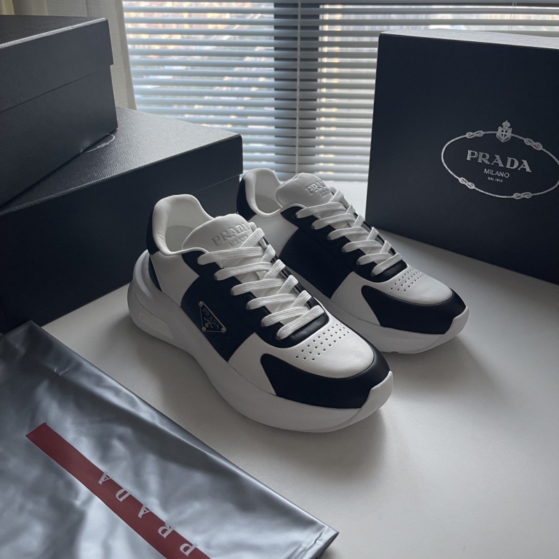 Pra*a casual shoes